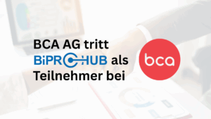 Hintergrundfoto von zwei Personen, die sich in Business-Kleidung die Hände schütteln, unscharf dargestellt. Im Vordergrund steht der Text: „BCA AG tritt BiPRO HUB als Teilnehmer bei“. Rechts daneben ist das runde rote Logo der BCA mit weißer Schrift „bca“.